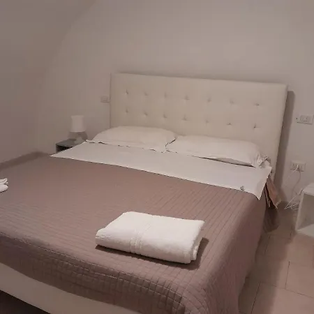Di Fronzo Guest House A Triggiano Exterior photo
